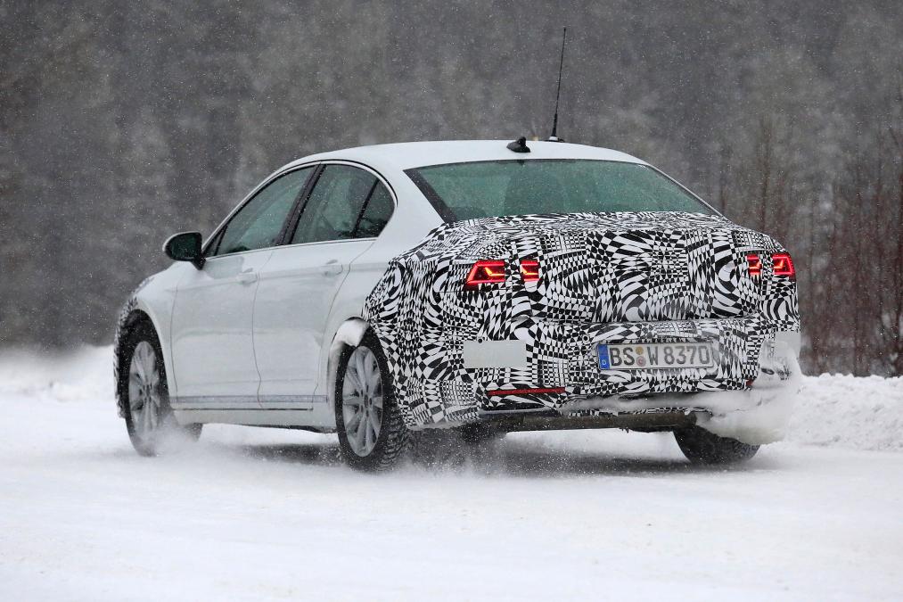 2019 Volkswagen Passat test sürüşünde görüntülendi