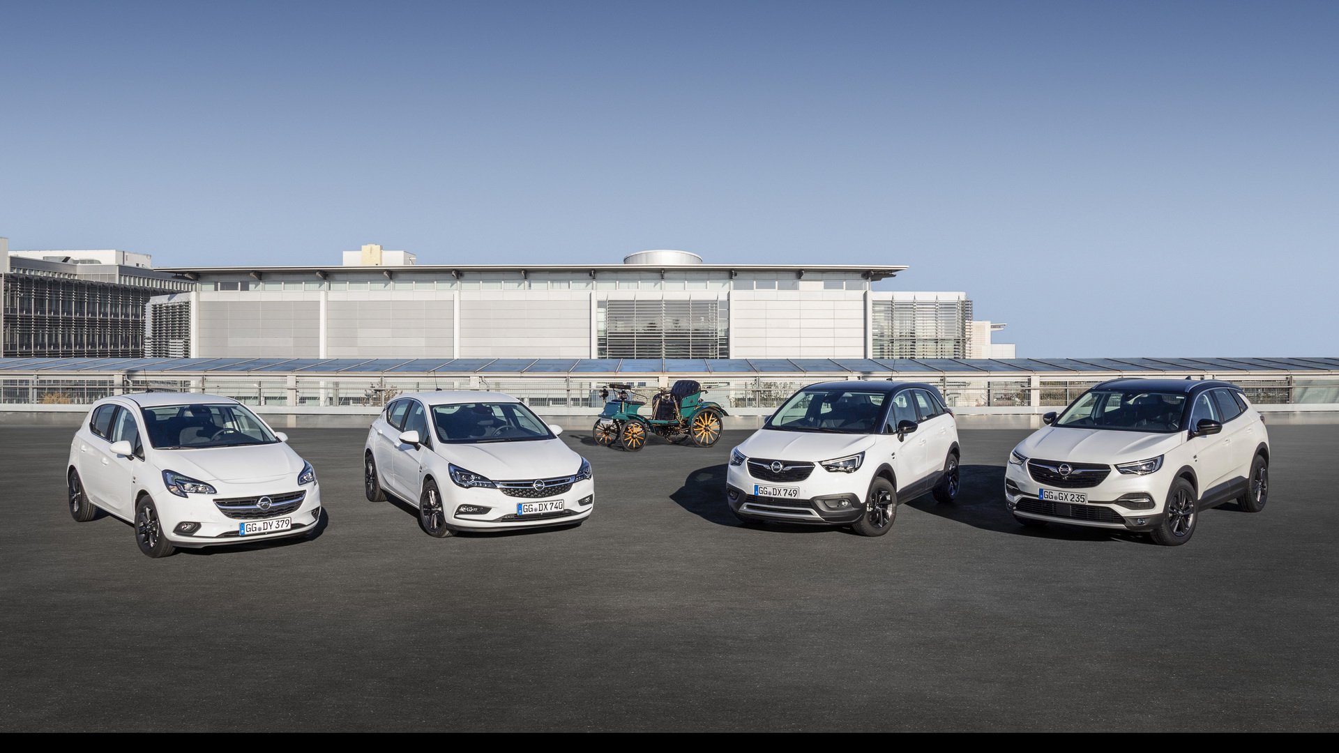 Opel, 120. üretim yılını dört yeni elektrikli modelle kutlayacak