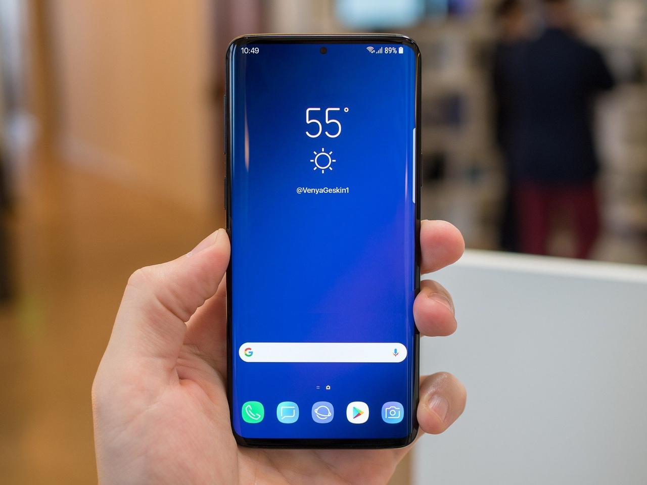 Samsung Galaxy S10 Lite'ın tasarımını gösteren yeni bir görsel yayınlandı