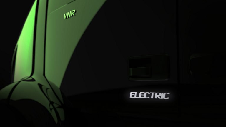 Volvo, elektrikli çekicisi VNR Electric ile Tesla Semi'ye rakip olacak