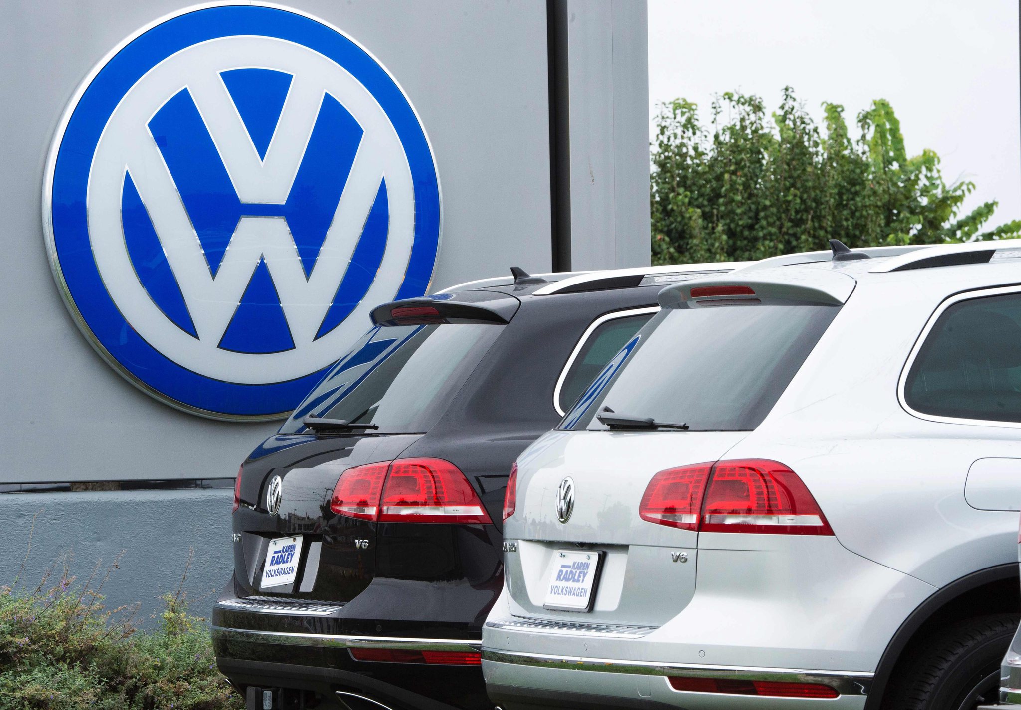 Volkswagen'den yeni skandal: Binlerce kullanılmış araç sıfır niyetine satıldı!