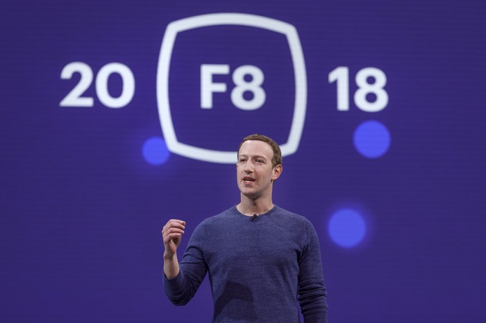 Facebook, geçmişi temizleme özelliğini 2019'a erteledi