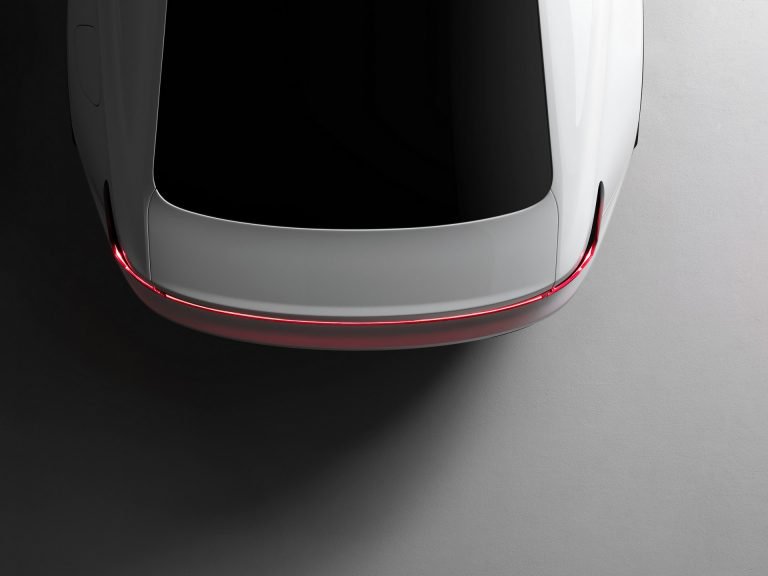 Volvo'nun tam elektrikli aracı Polestar 2'den ilk teaser geldi