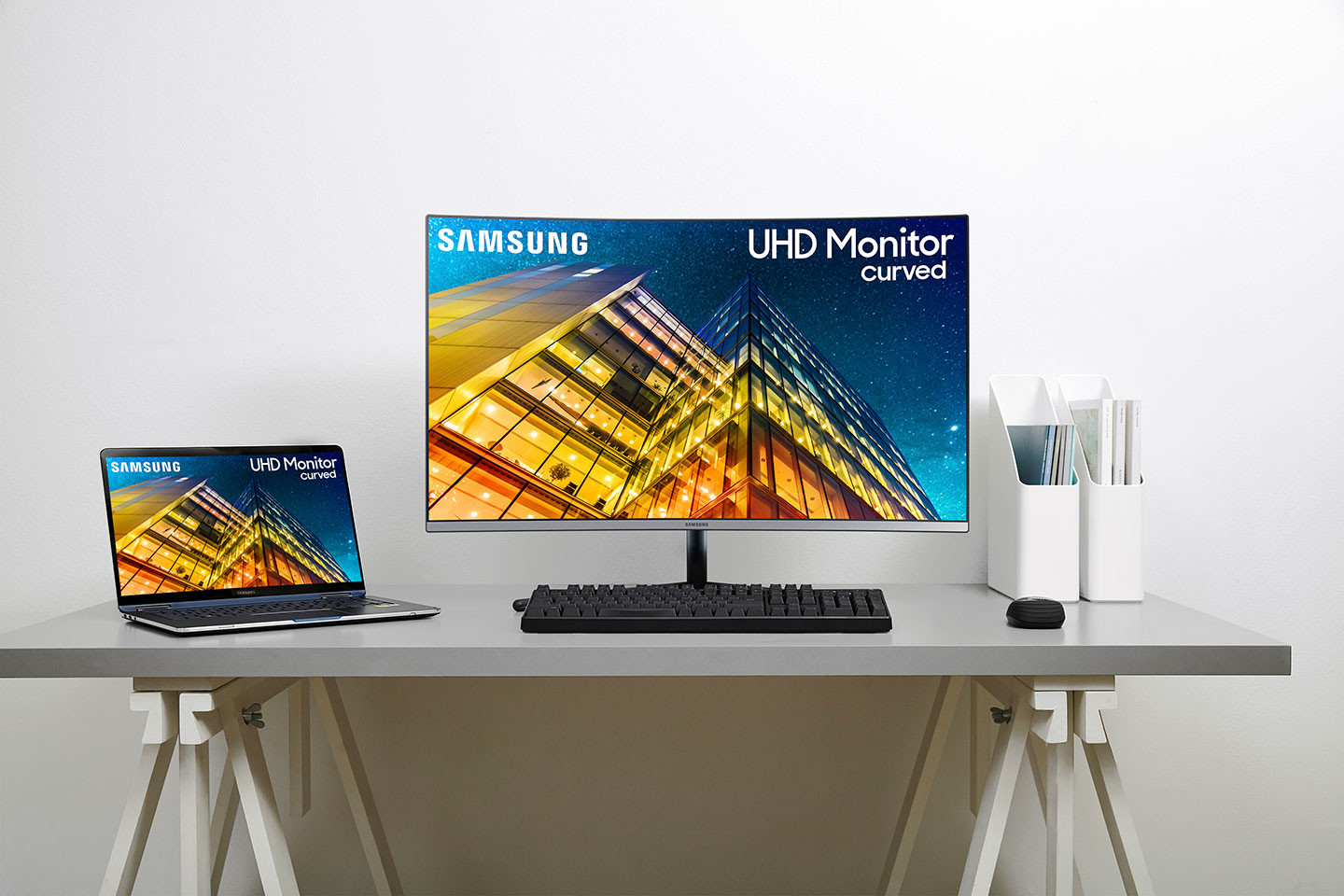 İlginç tasarıma sahip Samsung monitörü CES 2019 fuarında tanıtılacak