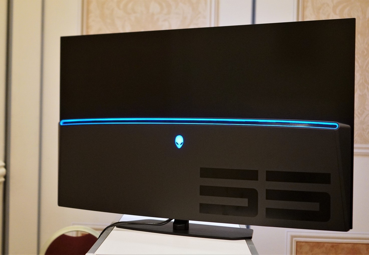 Dell Alienware’den 55 inçlik OLED oyuncu monitörü