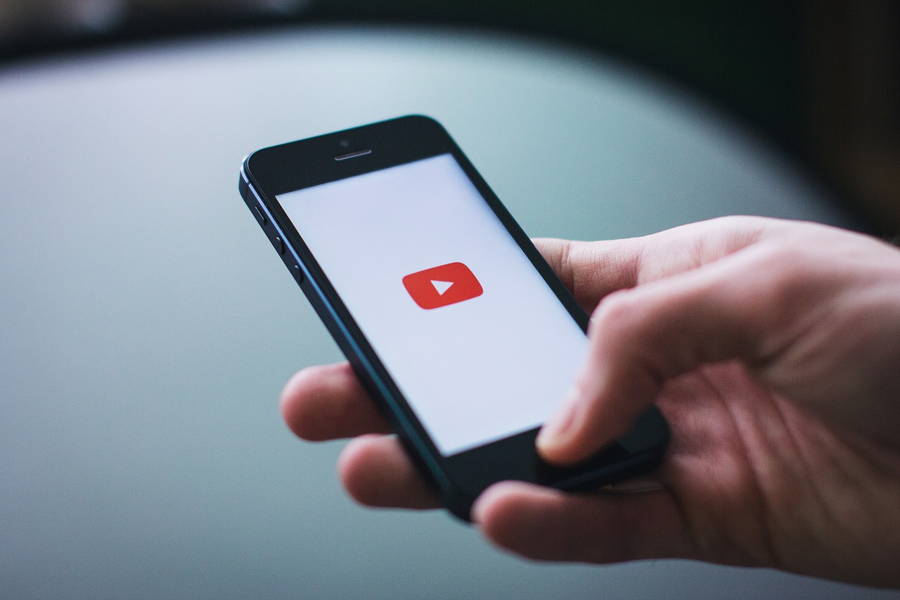 Youtube uygulamasına videolar arasında ekranı kaydırarak gezinme özelliği geliyor