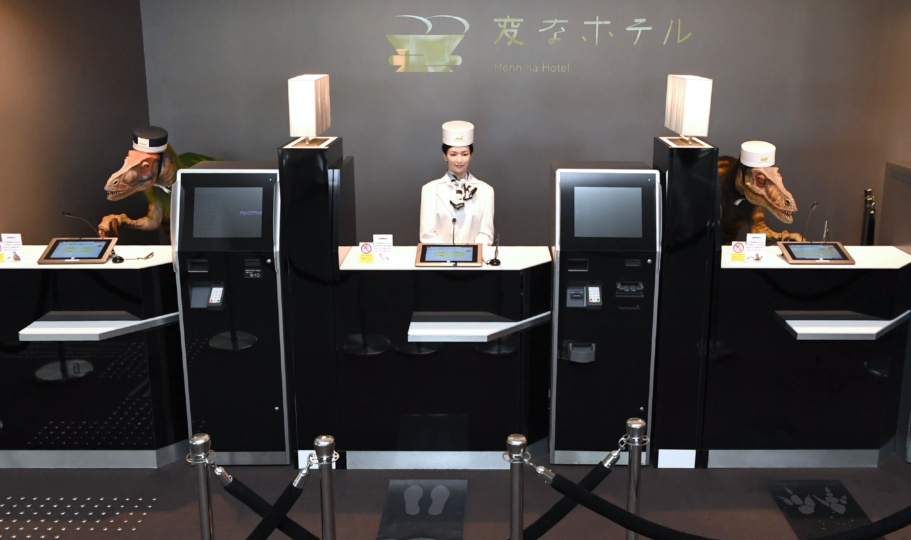 Japonya'da robotların işlettiği oteldeki robotların yarısı işten çıkarıldı