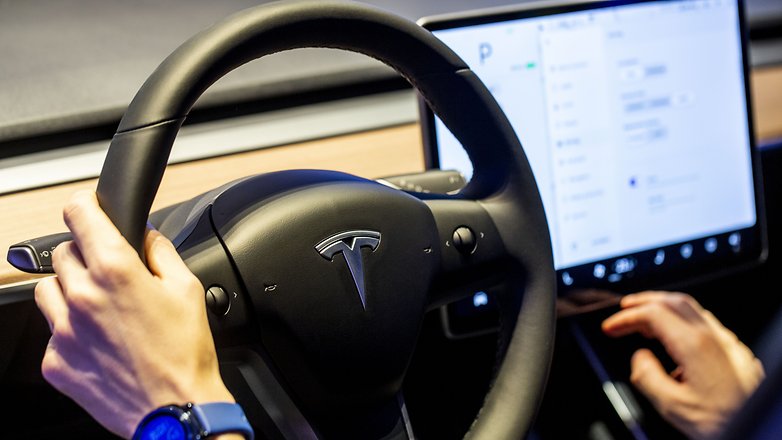 Tesla hava yastığı sorunu gerekçesiyle 14 bin Model S otomobili geri çağırdı