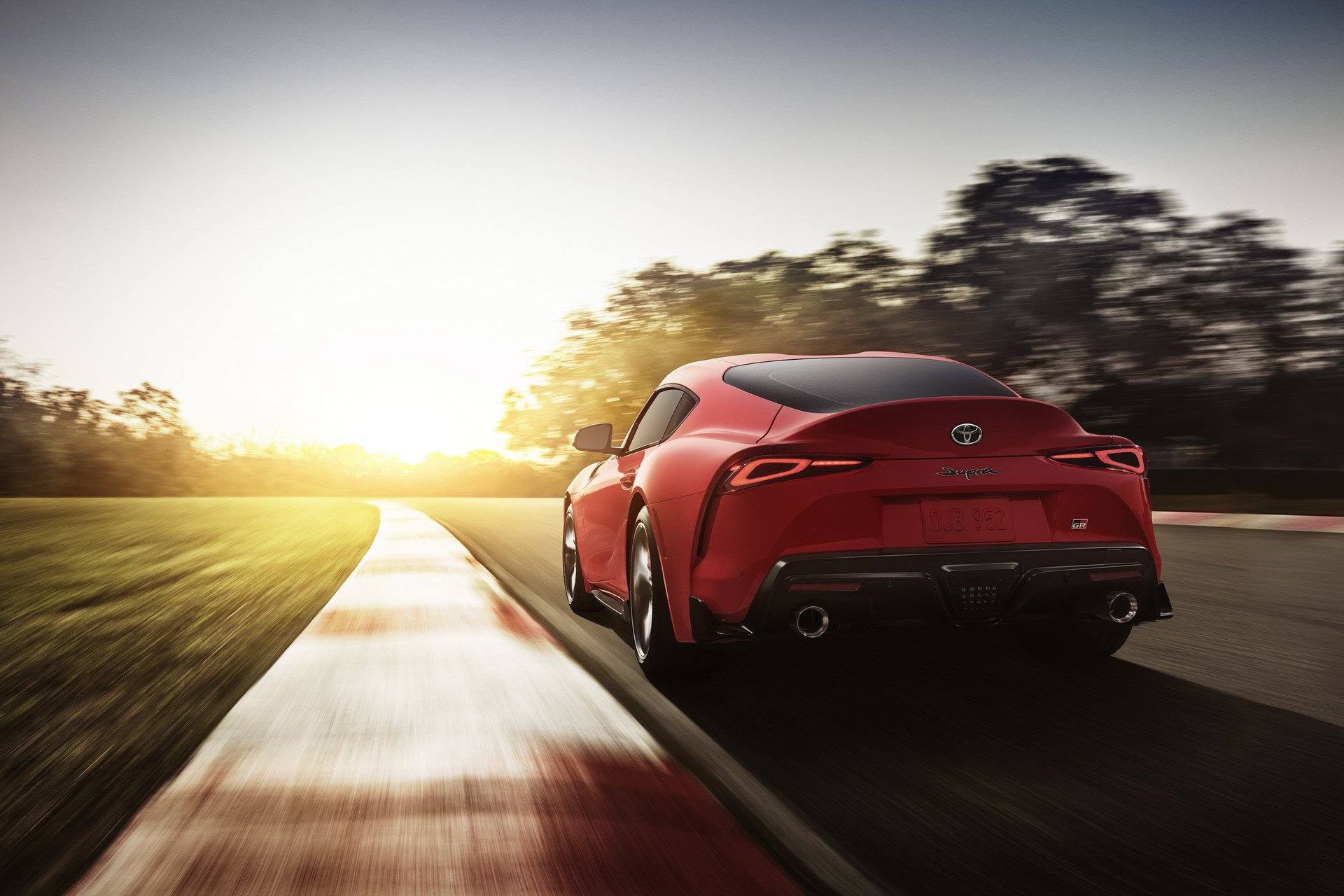 İlk 2019 Toyota Supra 2.1 milyon dolara alıcı buldu