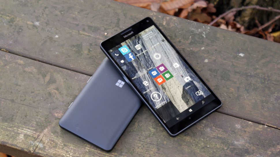 Eski bir Lumia 950 XL'da Windows 10 ARM sürümü çalıştırıldı