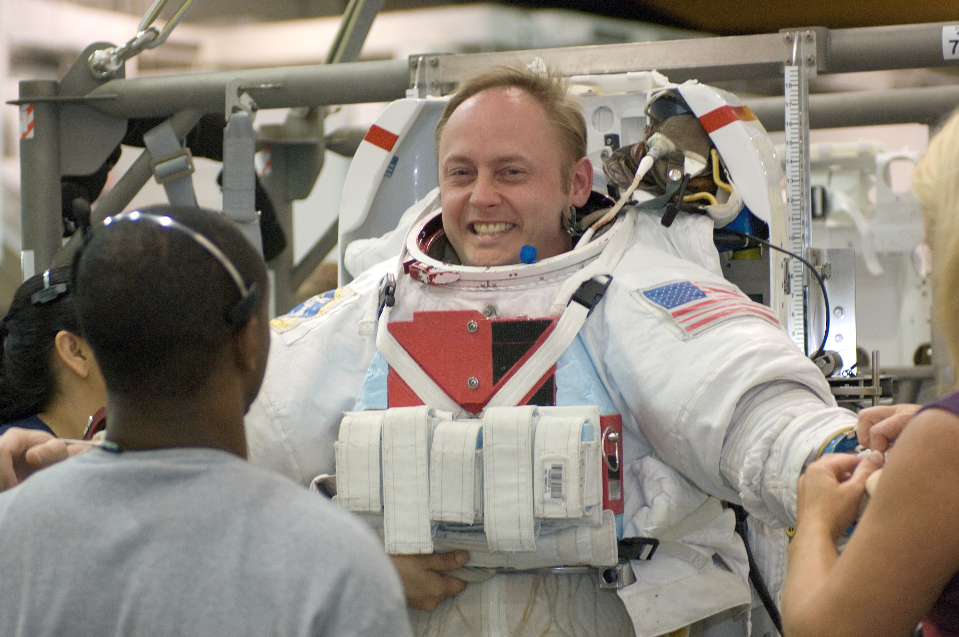 Nasa, Boeing’in ISS'ye düzenlediği ilk insanlı uçuştaki astronotlardan birini değiştirdi