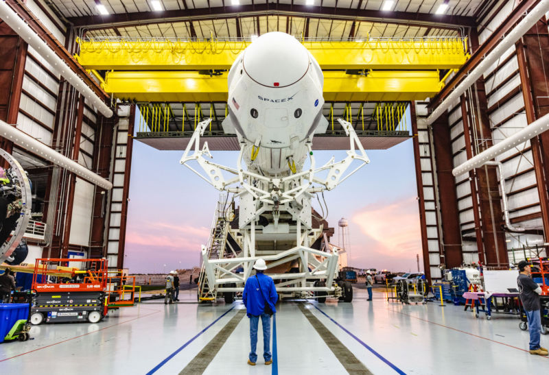 SpaceX, Crew Dragon’un roketlerini deneme maksatlı ateşledi! Test uçuşu Şubat ayında gerçekleşebilir
