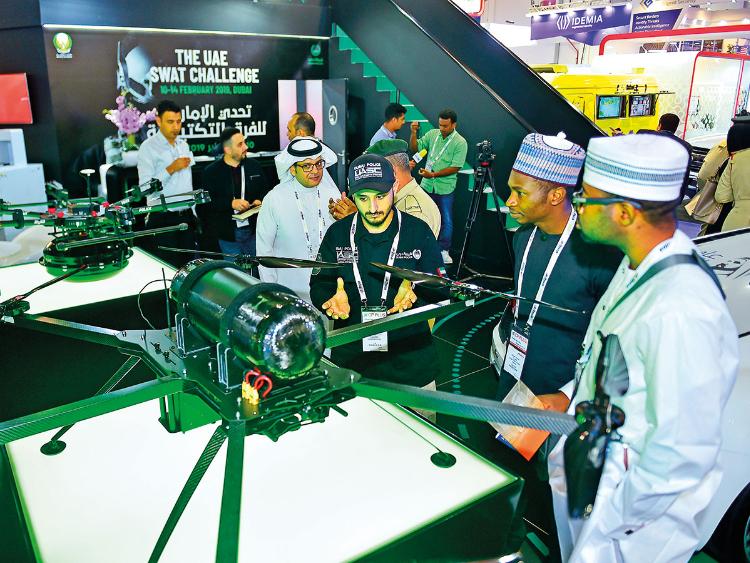 Dubai polisinin hidrojen destekli Drone’u 3 saat havada kalabiliyor