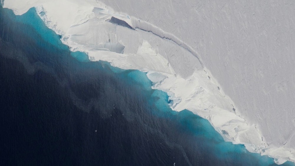 Antarktika buzulunun altında devasa boyutlarda oyuk bulundu