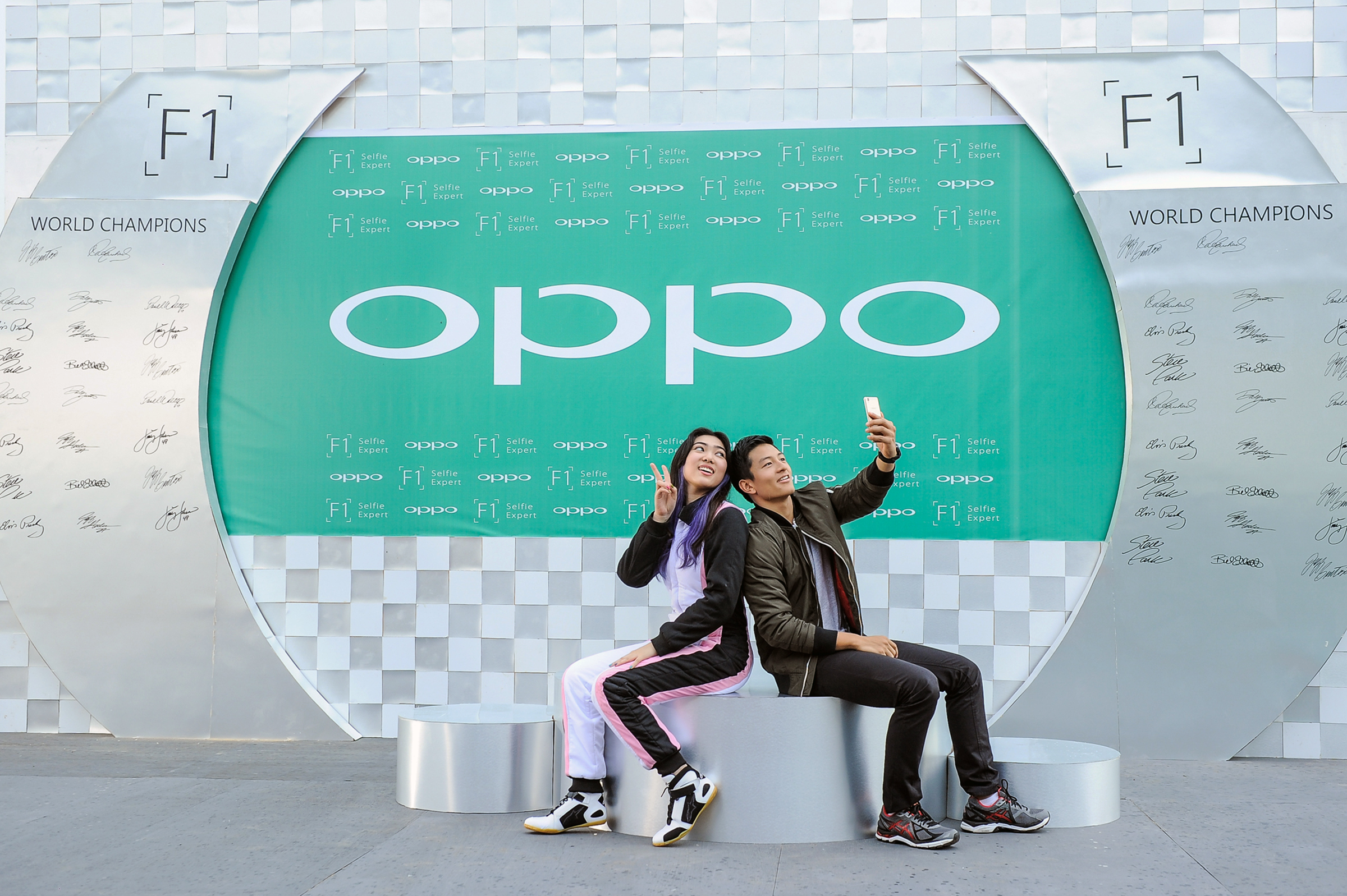 Oppo şimdi de akıllı saat ve akıllı kulaklık çıkarıyor