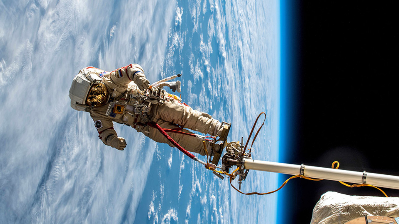 Milyarderler sıraya girdi: Rusya, ISS'e uzay turisti taşımaya başlıyor