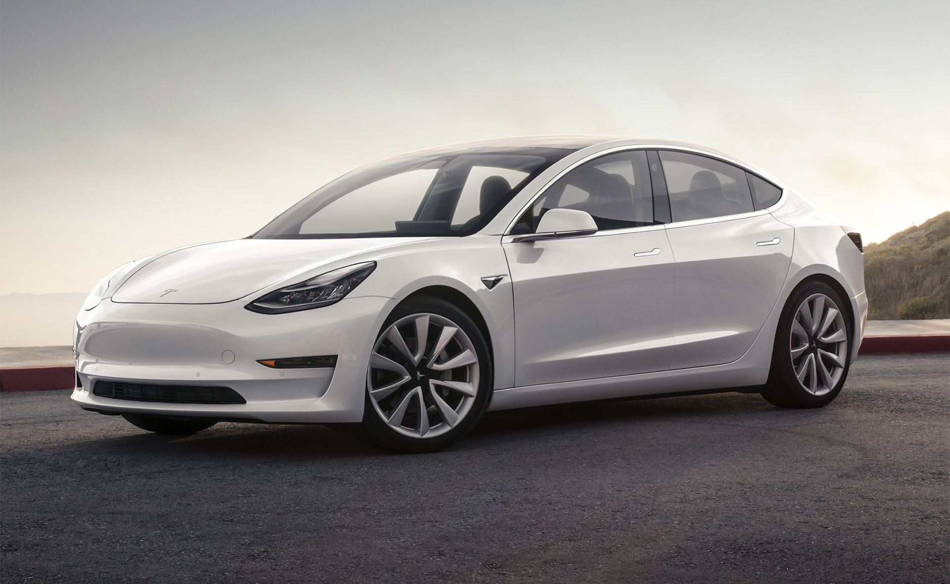 Tesla Model 3, geçtiğimiz yılın en çok satan elektrikli aracı oldu