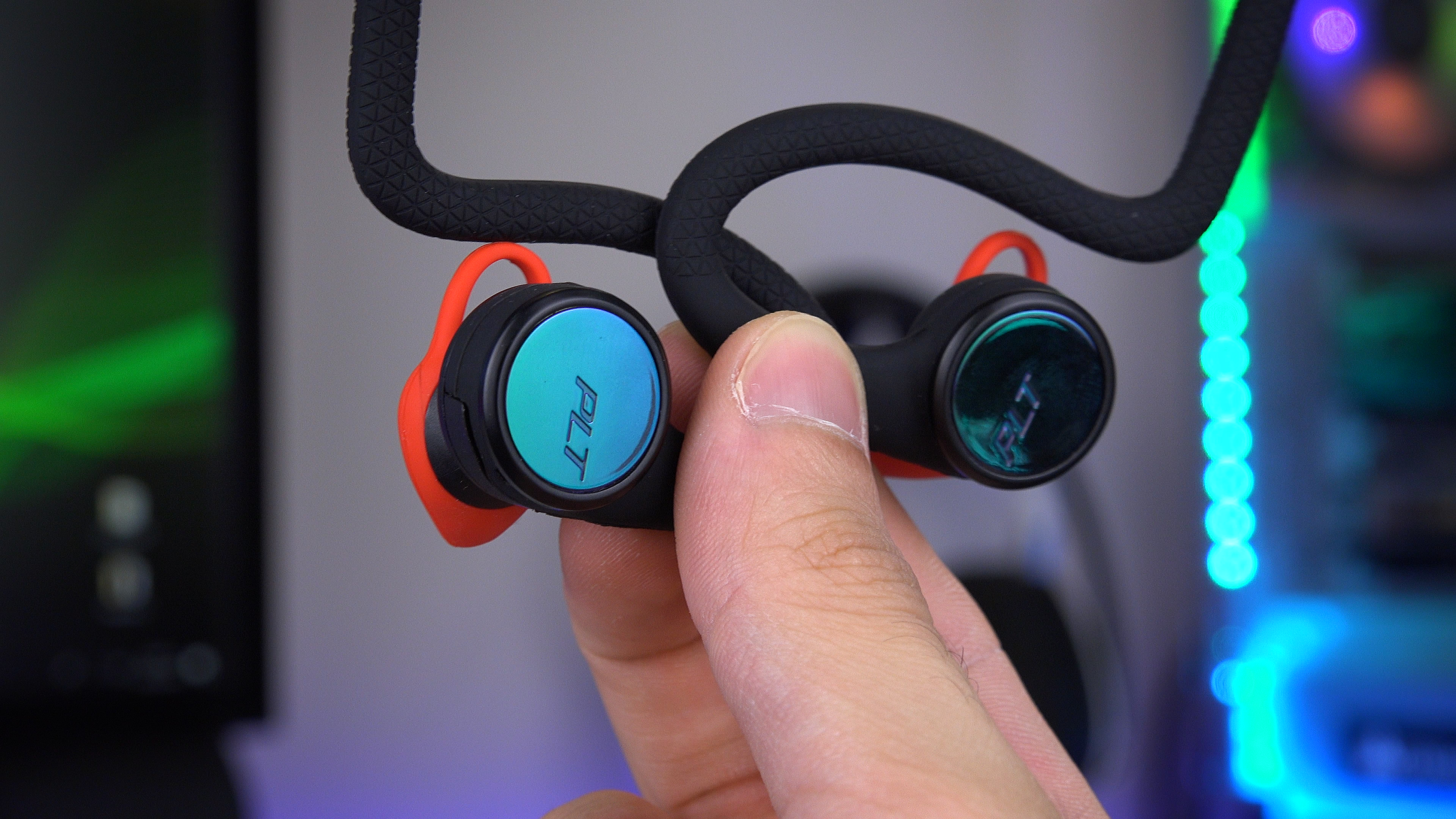 Kordonlu, taşıması kolay sporcu kulaklığı 'Plantronics BackBeat FIT 2100 incelemesi'