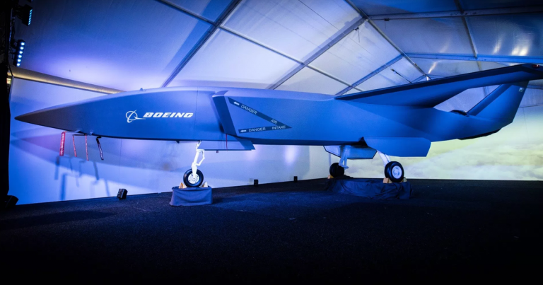 Boeing’in otonom savaş uçağı ortaya çıktı