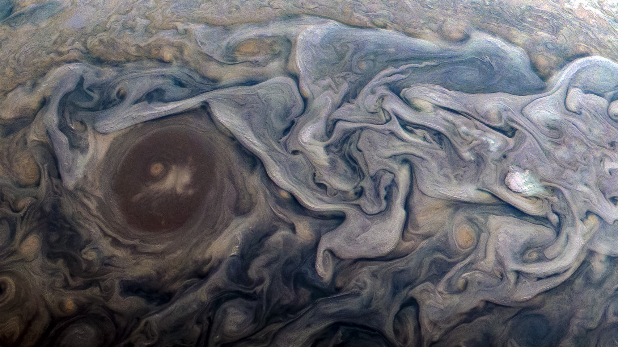 Juno, Jüpiter'in büyüleyici bulutlarını görüntüledi