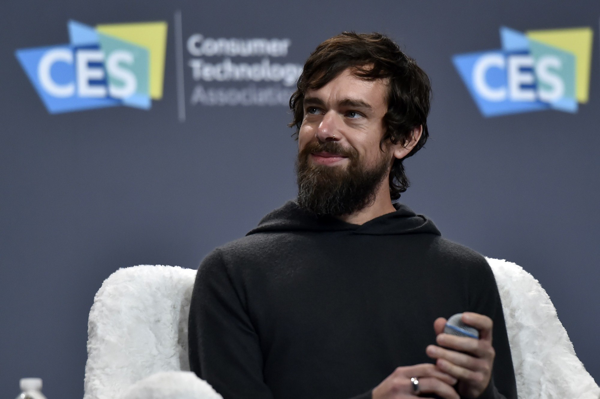 Twitter CEO'su Jack Dorsey, har hafta 10.000 dolarlık Bitcoin aldığını açıkladı