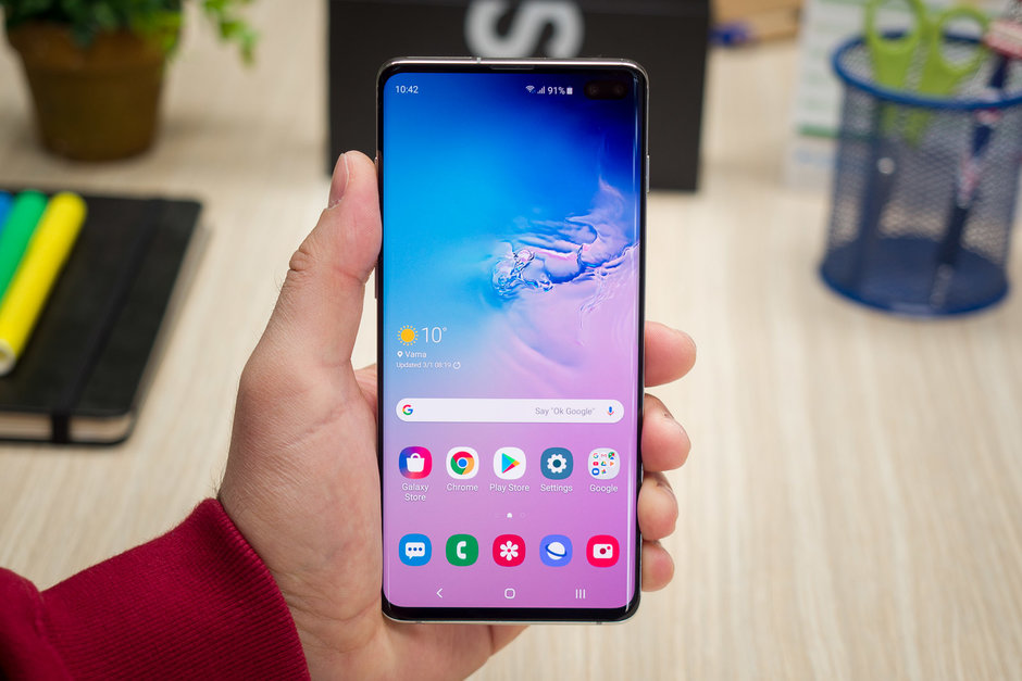 Samsung Galaxy S10'un ekranında neden beyaz bir ışık yanıp sönüyor?