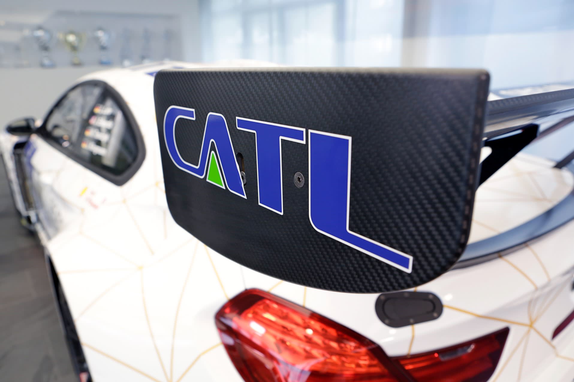 Tesla, Model 3 araçlarına pil üretmesi içi Çinli CATL şirketi ile görüşüyor