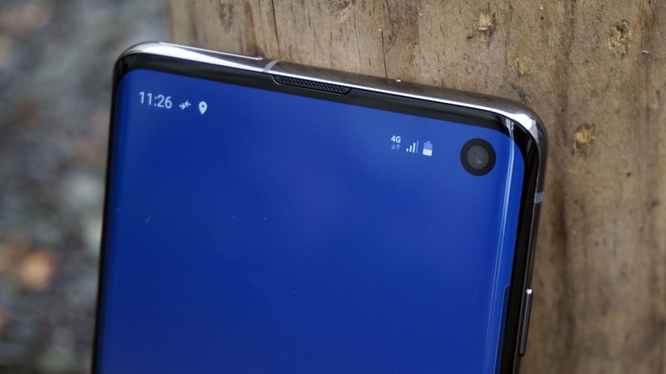 Samsung gelecekteki telefonlarında ön kamerayı ekranın altına gizleyecek