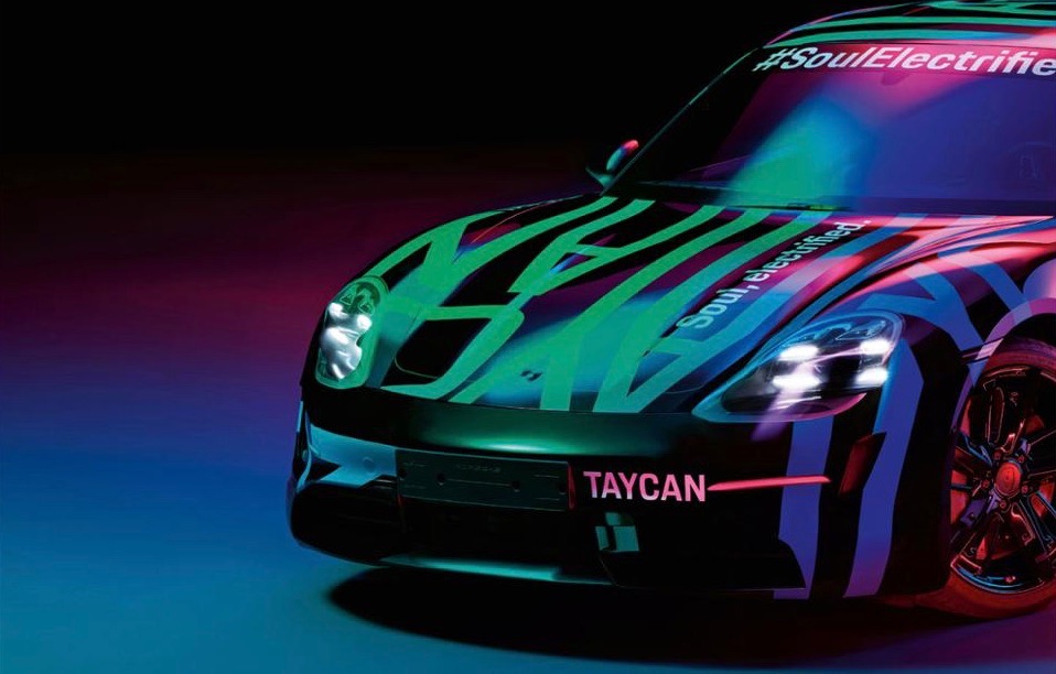 Porsche ilk elektrikli otomobili Taycan'ın teaser görsellerini yayınladı