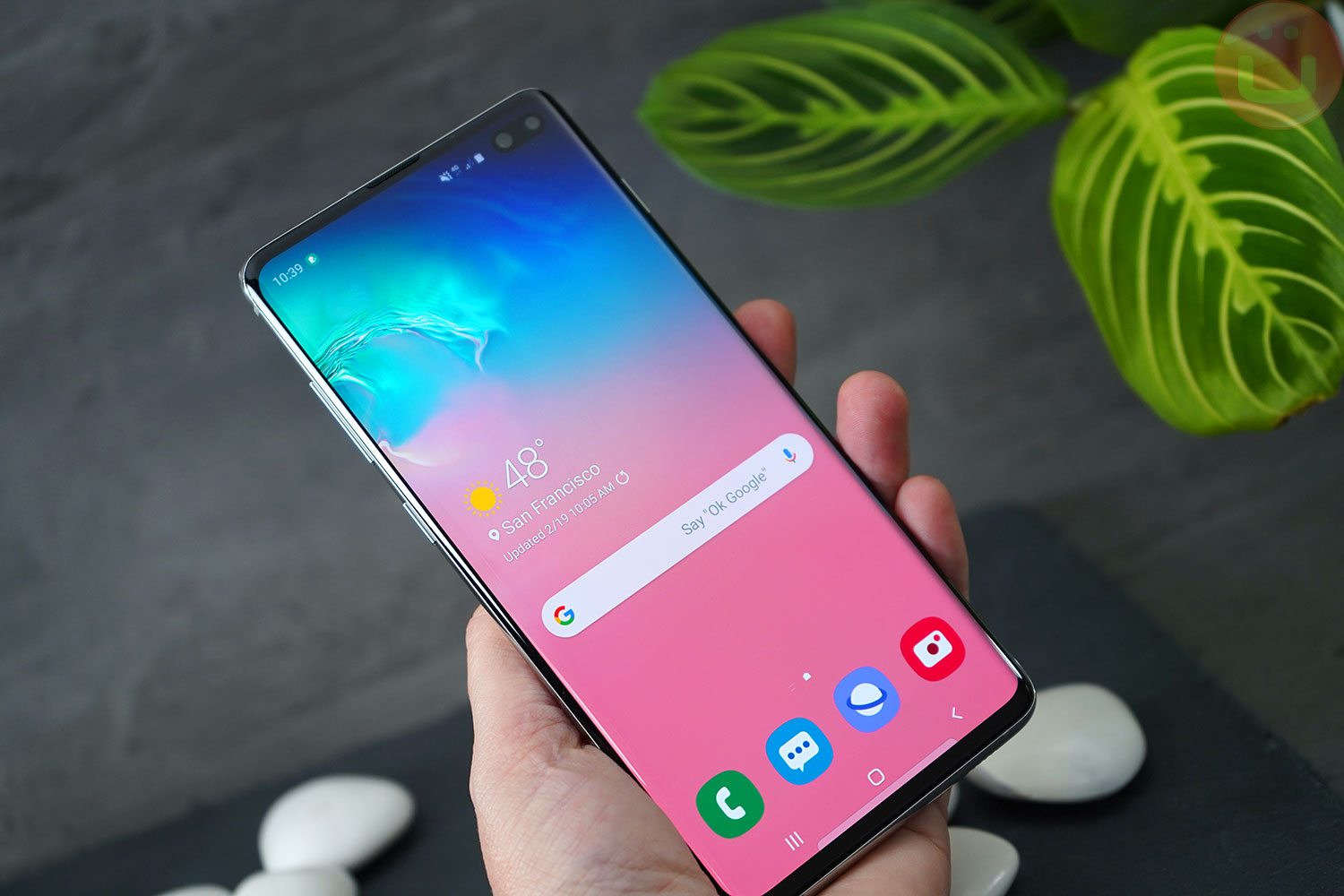 Galaxy S10'un yakınlık sensöründeki hata, telefon ekranının sürekli açık kalmasına neden oluyor