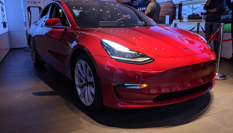 Tesla, ihtiyaç olmadığı gerekçesiyle elektrikli otomobillerindeki periyodik bakımı kaldırdı