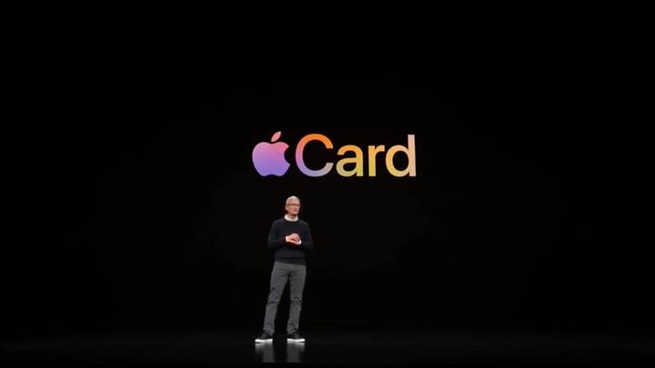 Apple kendi kredi kartını tanıttı!