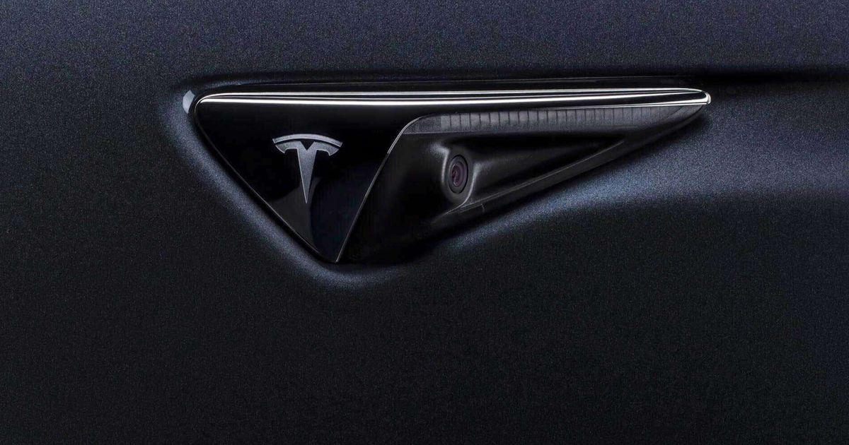 Tesla, araçlarını tam otonom sürüş için yeni donanımla güncelliyor