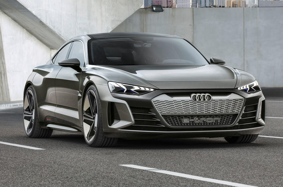 Audi resmen açıkladı: Tesla Model 3'e rakip elektrikli sedan geliyor