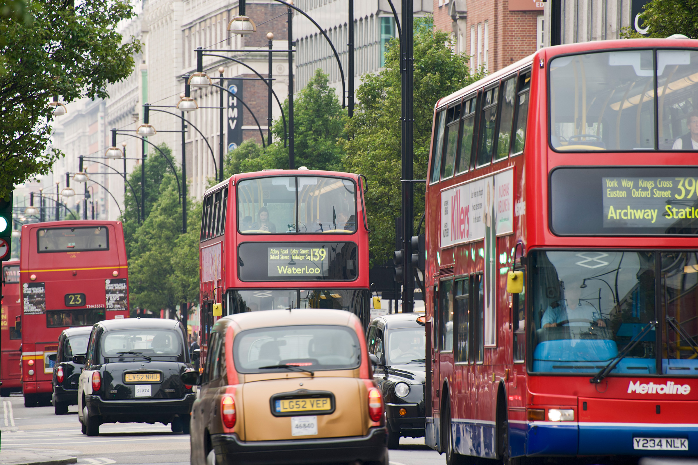 Emisyon standartlarına uymayan araçlar Londra'nın merkezine girişte ücret ödeyecek