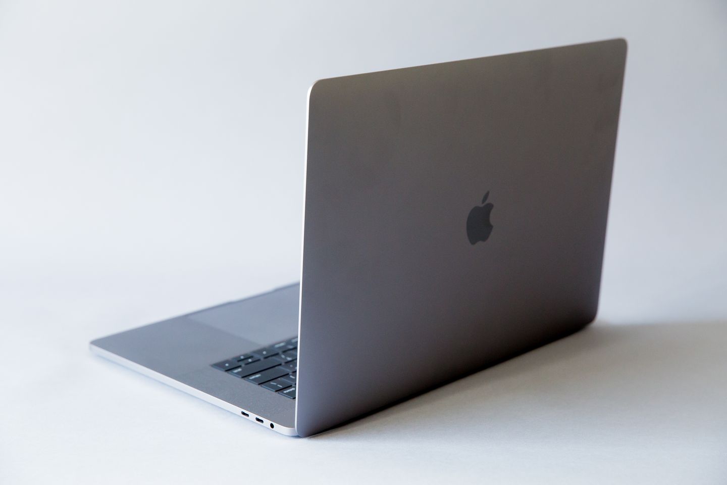 17 inçlik MacBook Pro, 2021 yılına kadar gelmeyebilir