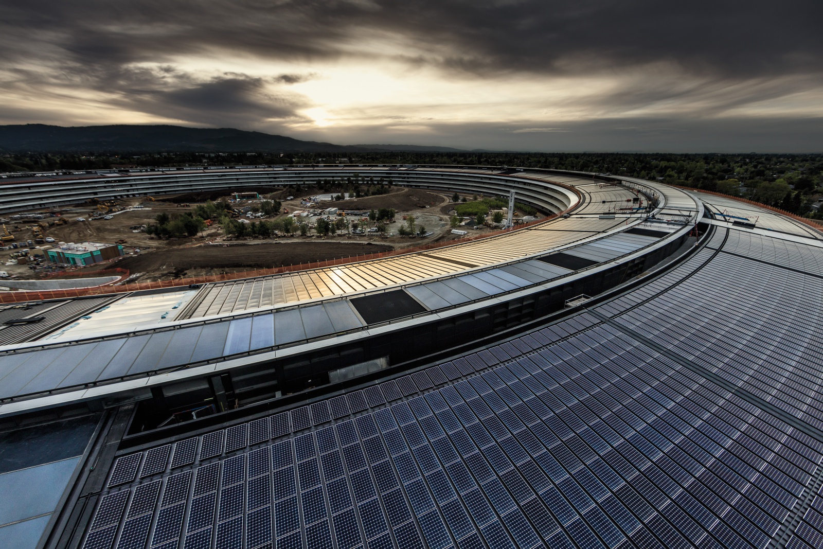 apple park güneş panelleri