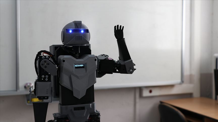 Denizlili iki lise öğrencisi insansı robot yaptı