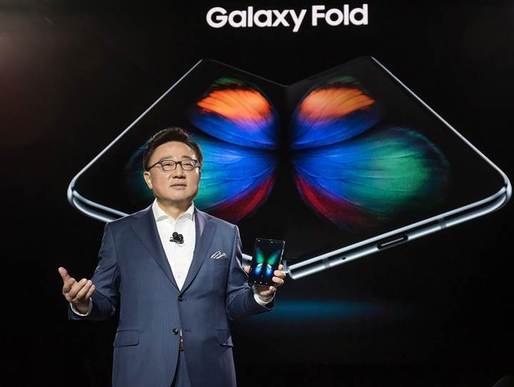 Samsung, ekran problemleri nedeniyle Galaxy Fold'un Çin lansmanını erteleyebilir