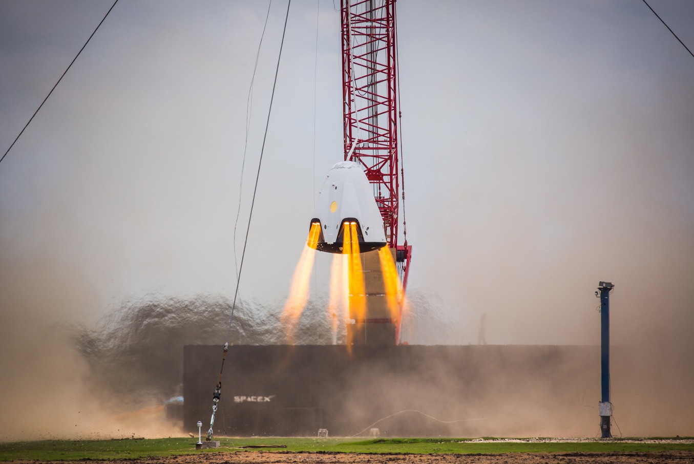 SpaceX, 'patlayan' uzay kapsülüyle ilgili ilk kez konuştu