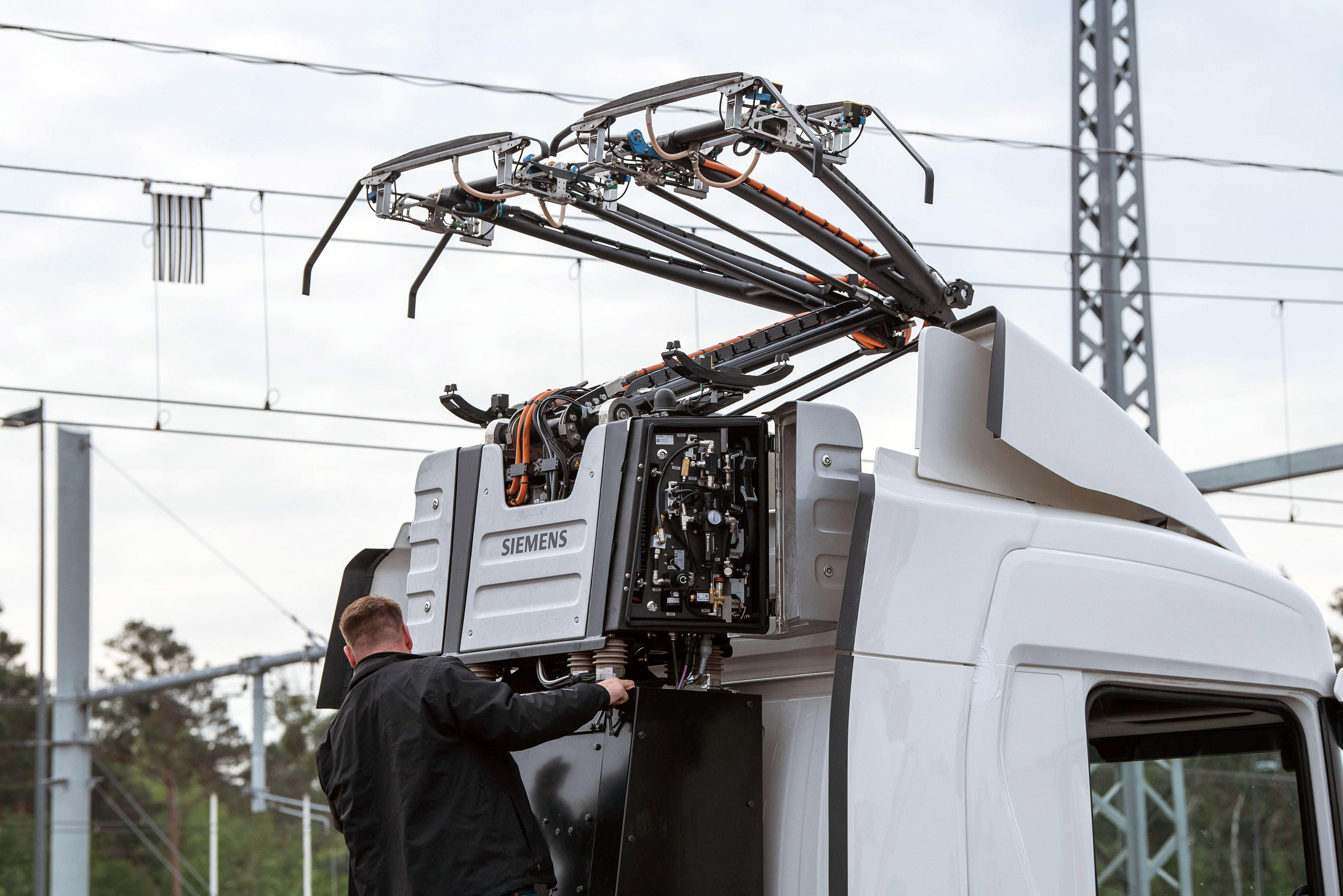 Almanya, ilk elektrikli otobanını Frankfurt'ta test ediyor