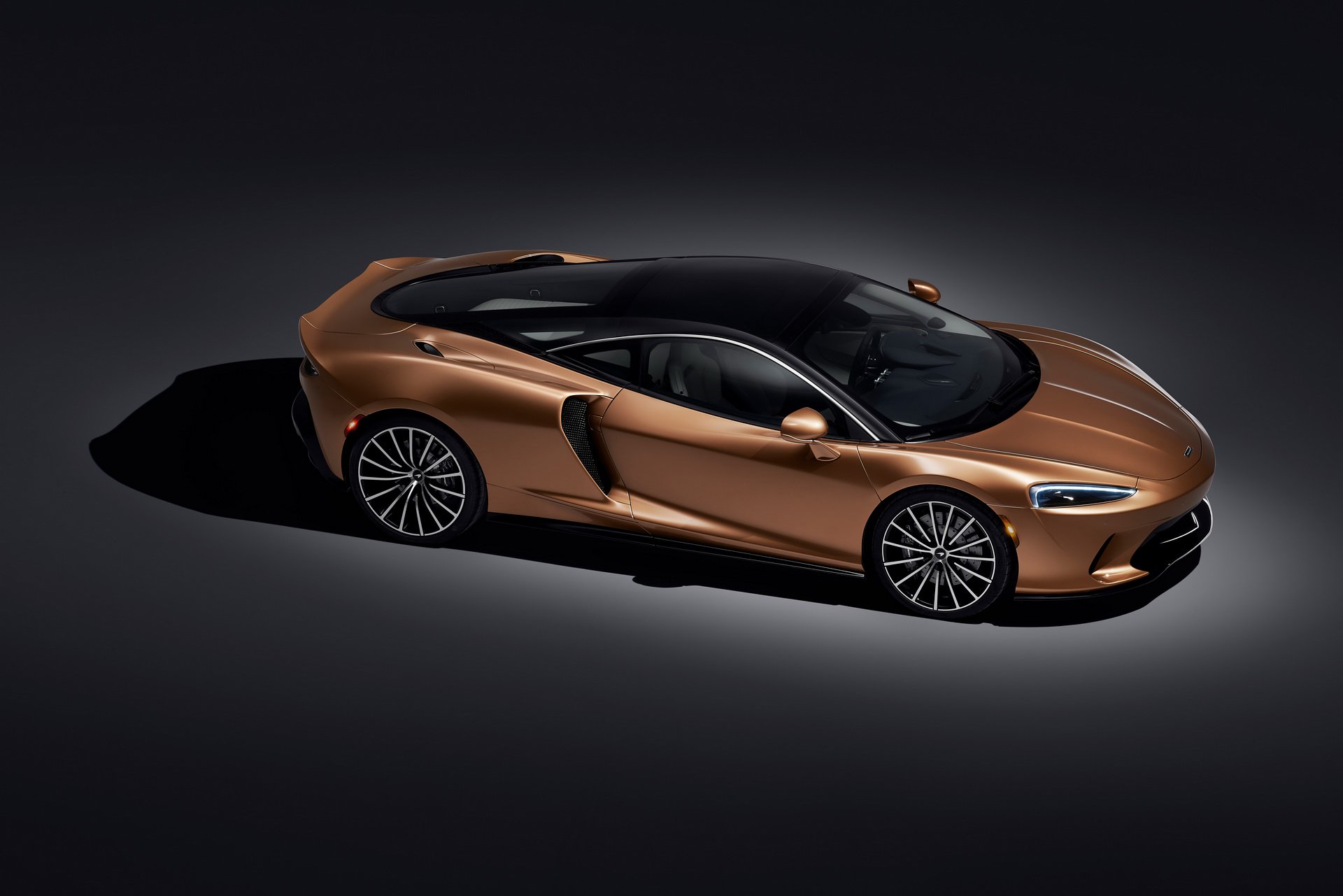 Yeni McLaren GT tanıtıldı: 612 beygirlik modern bir Grand Tourer