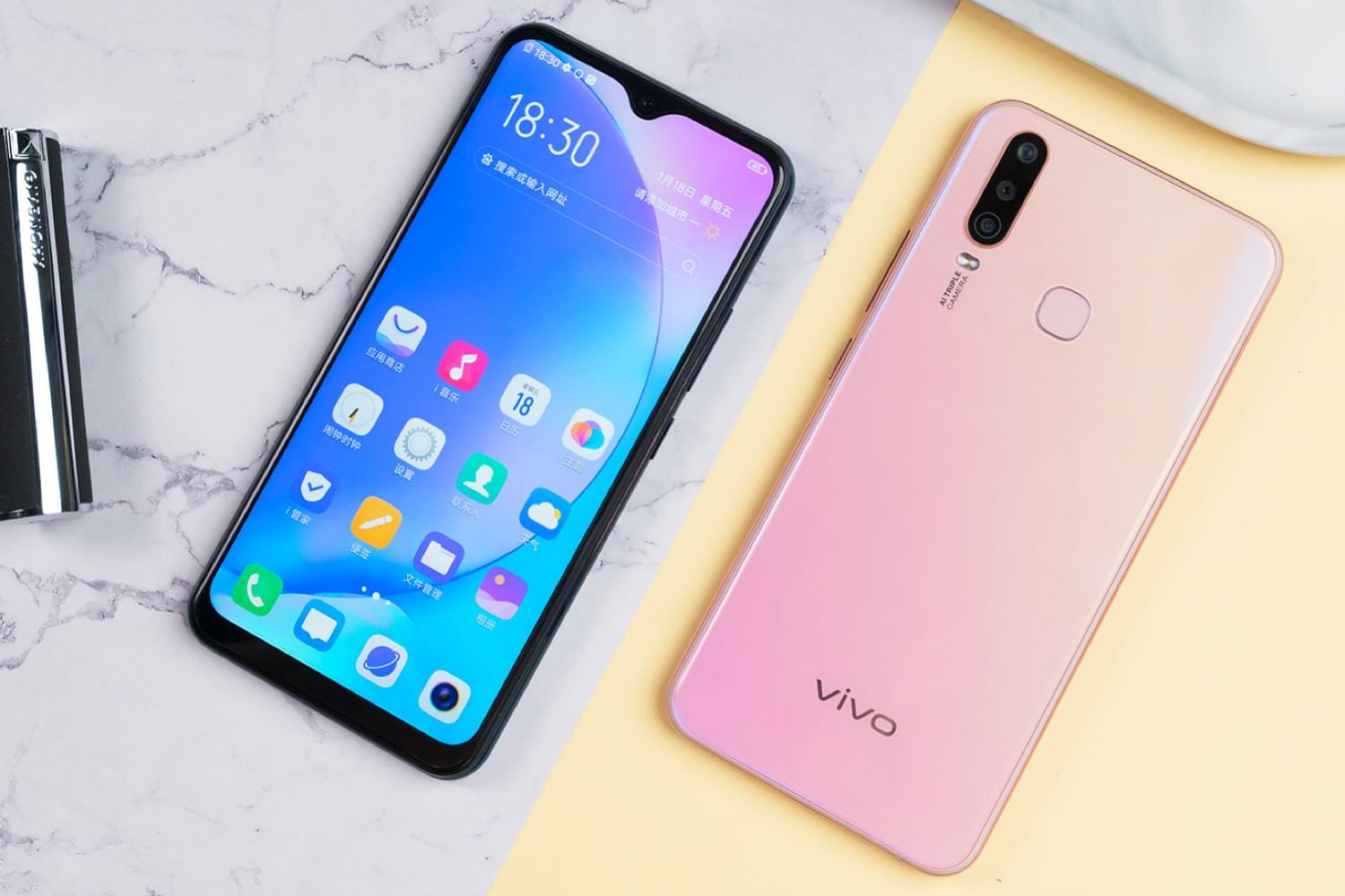 5.000 mAh pil ve üç arka kameraya sahip Vivo Y3 tanıtıldı