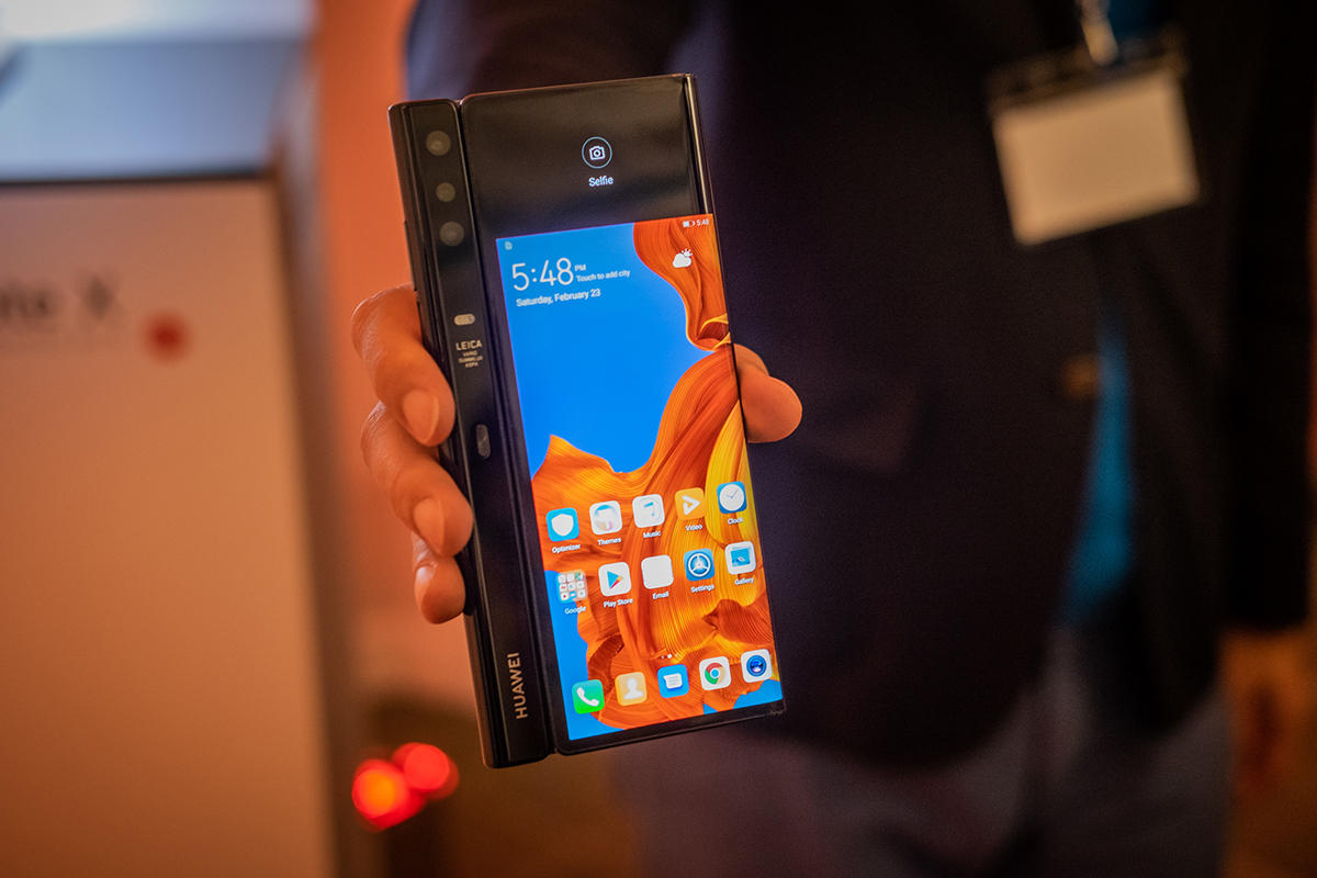 Huawei Mate X, 5G hız testinde 1 Gbps indirme hızına ulaştı