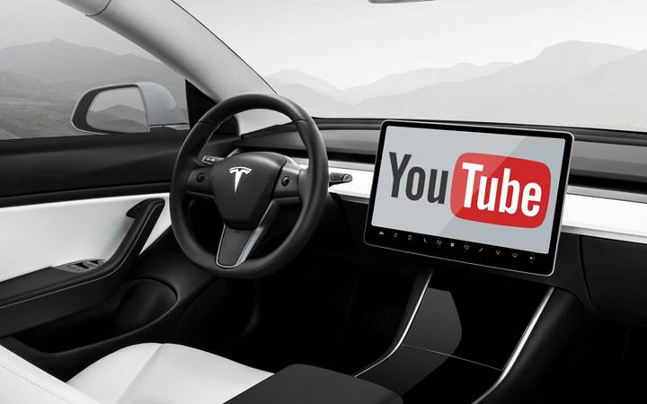Tesla otomobillere YouTube geliyor111712 1 1
