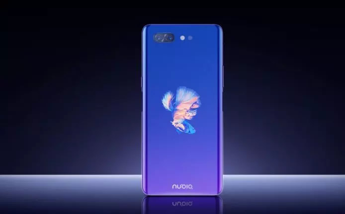 Samsung, çift ekranlı akıllı telefon modeli üzerinde çalışıyor
