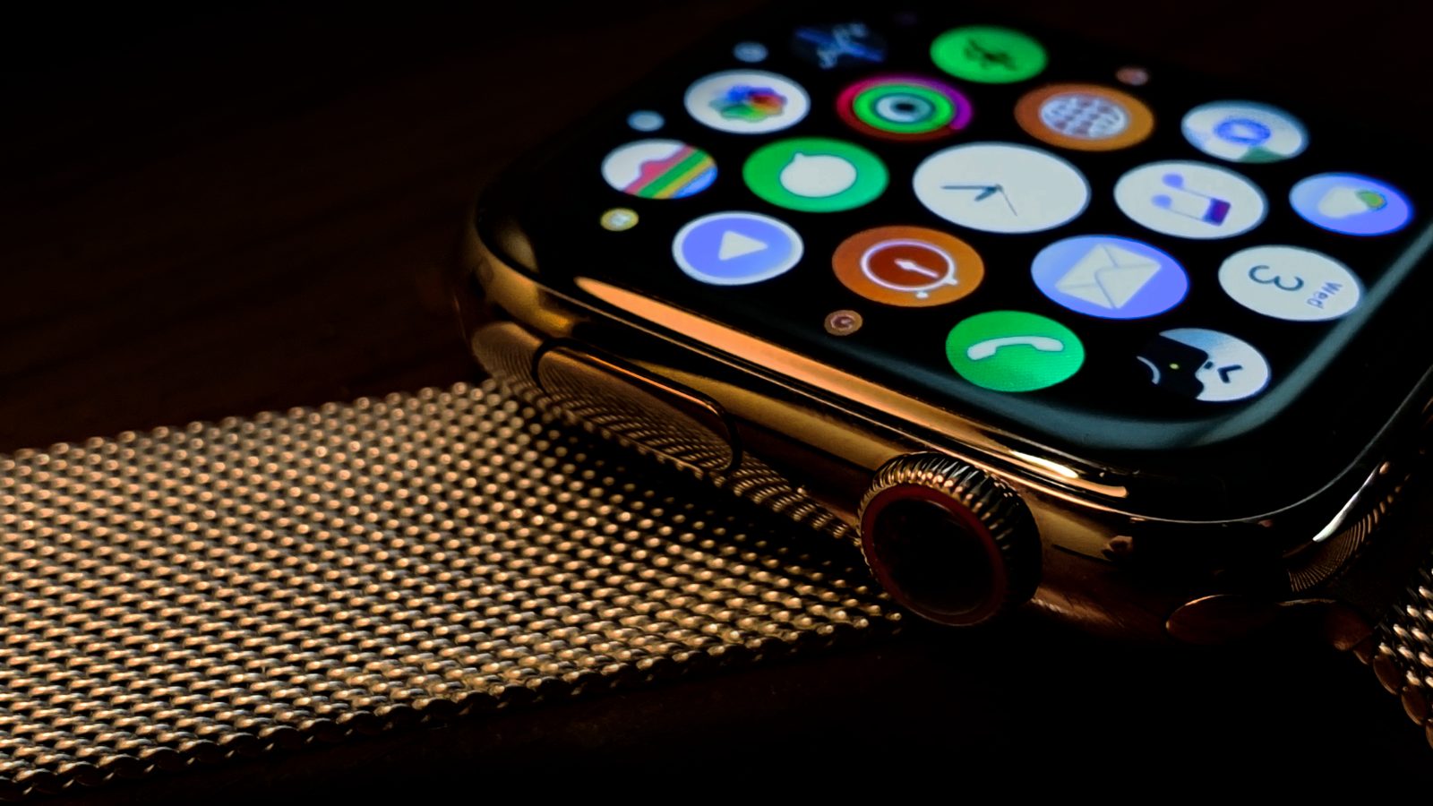 Apple Watch kullanıcıları yakında cihazlarındaki yerleşik uygulamaları silebilecek