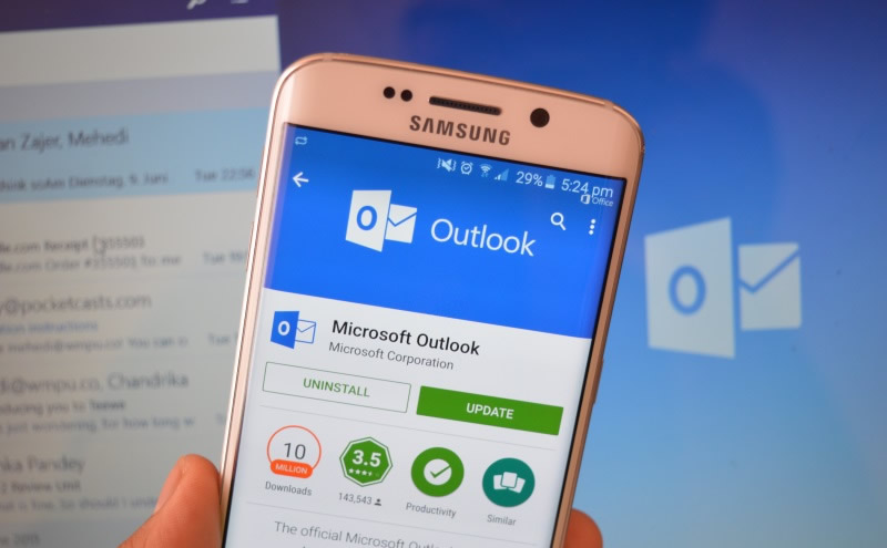 Microsoft, Outlook uygulamasına reklam ekledi