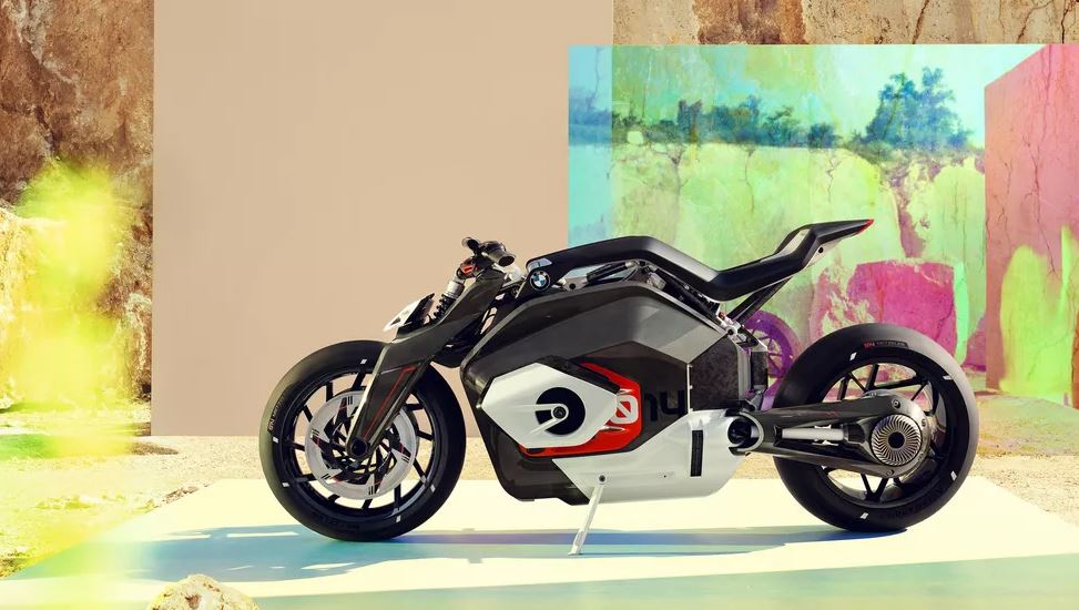 BMW'den yeni elektrikli motosiklet konsepti: Vision DC Roadster