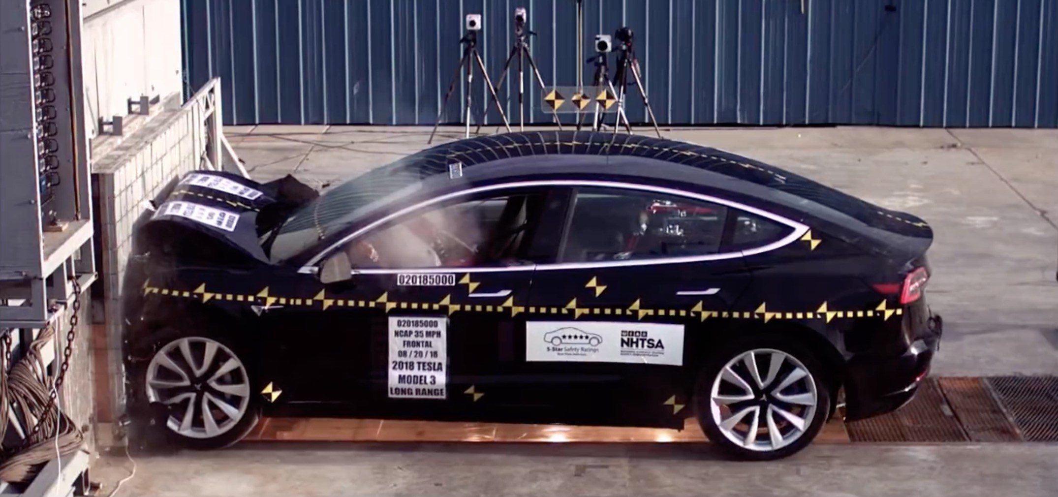 Tesla Model 3, Euro NCAP çarpışma testlerinde en iyi derecelerden birini elde etti